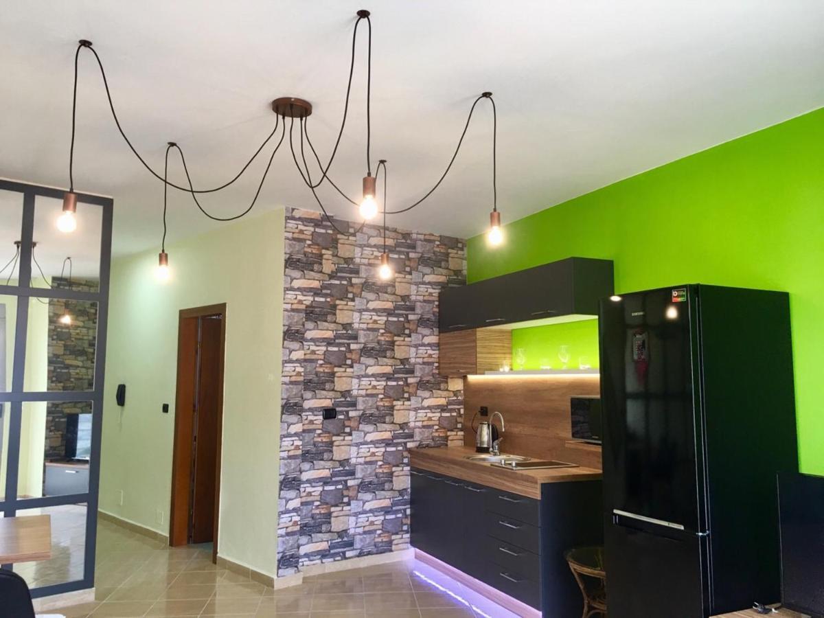 Luxury Holiday In Royal Apartment For King And Queen Sarandë Esterno foto