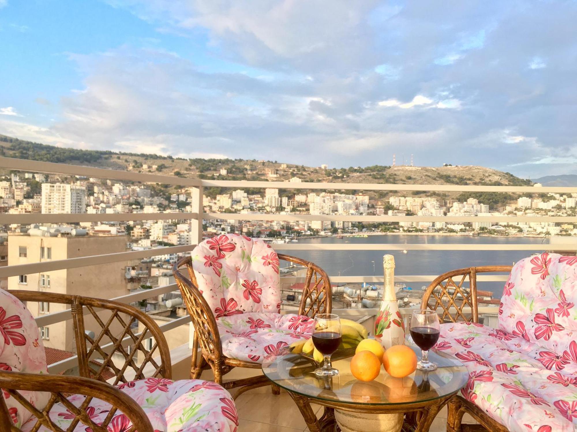 Luxury Holiday In Royal Apartment For King And Queen Sarandë Esterno foto