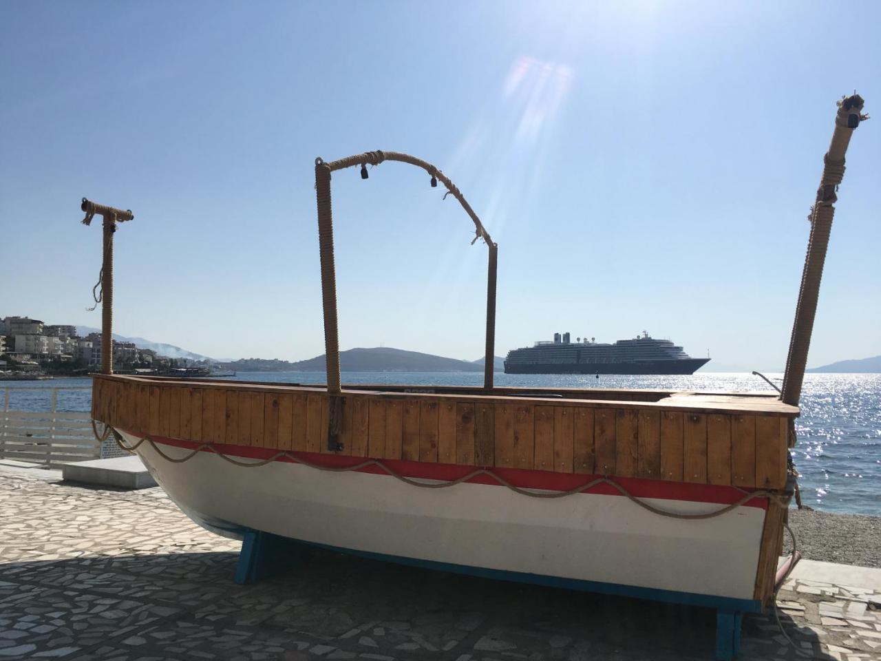 Luxury Holiday In Royal Apartment For King And Queen Sarandë Esterno foto