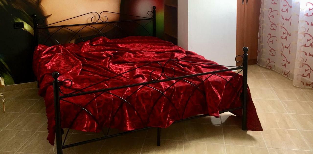 Luxury Holiday In Royal Apartment For King And Queen Sarandë Esterno foto